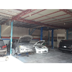 Khan garage